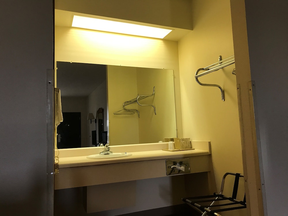 Rocky Creek Inn 16/20