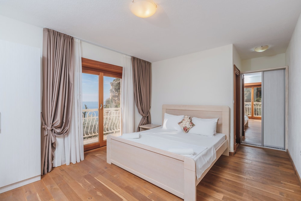 Pietra Mare Apartments 13/50