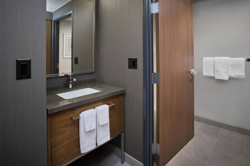 Courtyard By Marriott Wausau 43/44