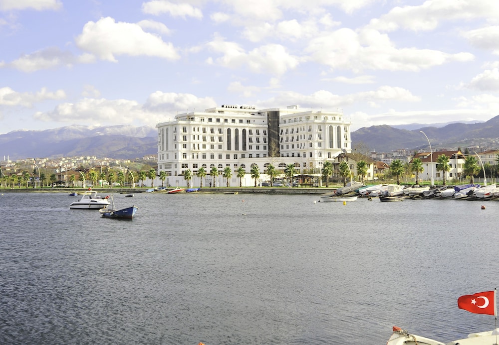 Wellborn Luxury Hotel 40/47
