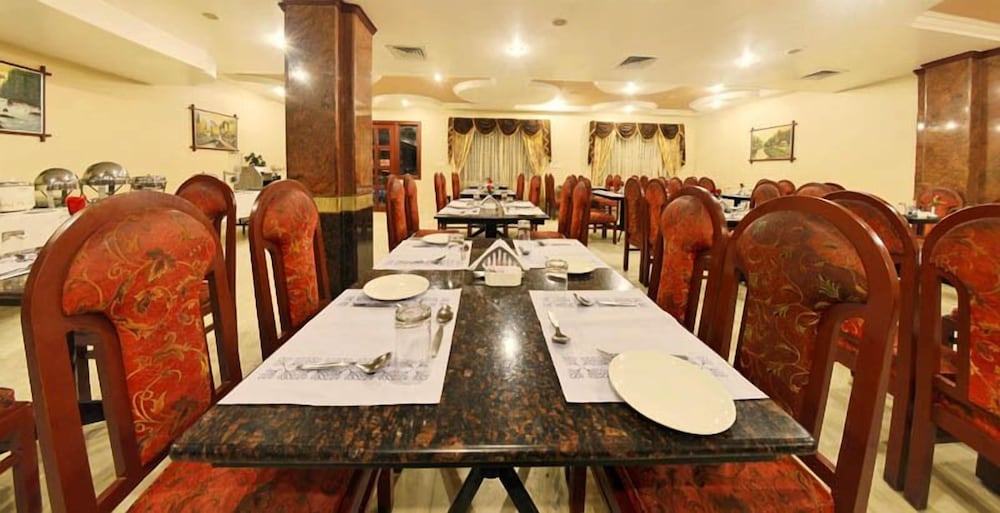 Hotel Gnanam 39/49