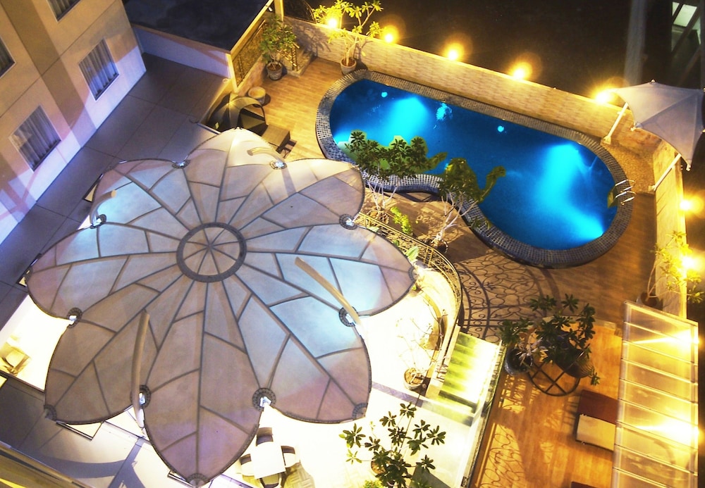 Sapphire Sky Hotel & Conference 2/20