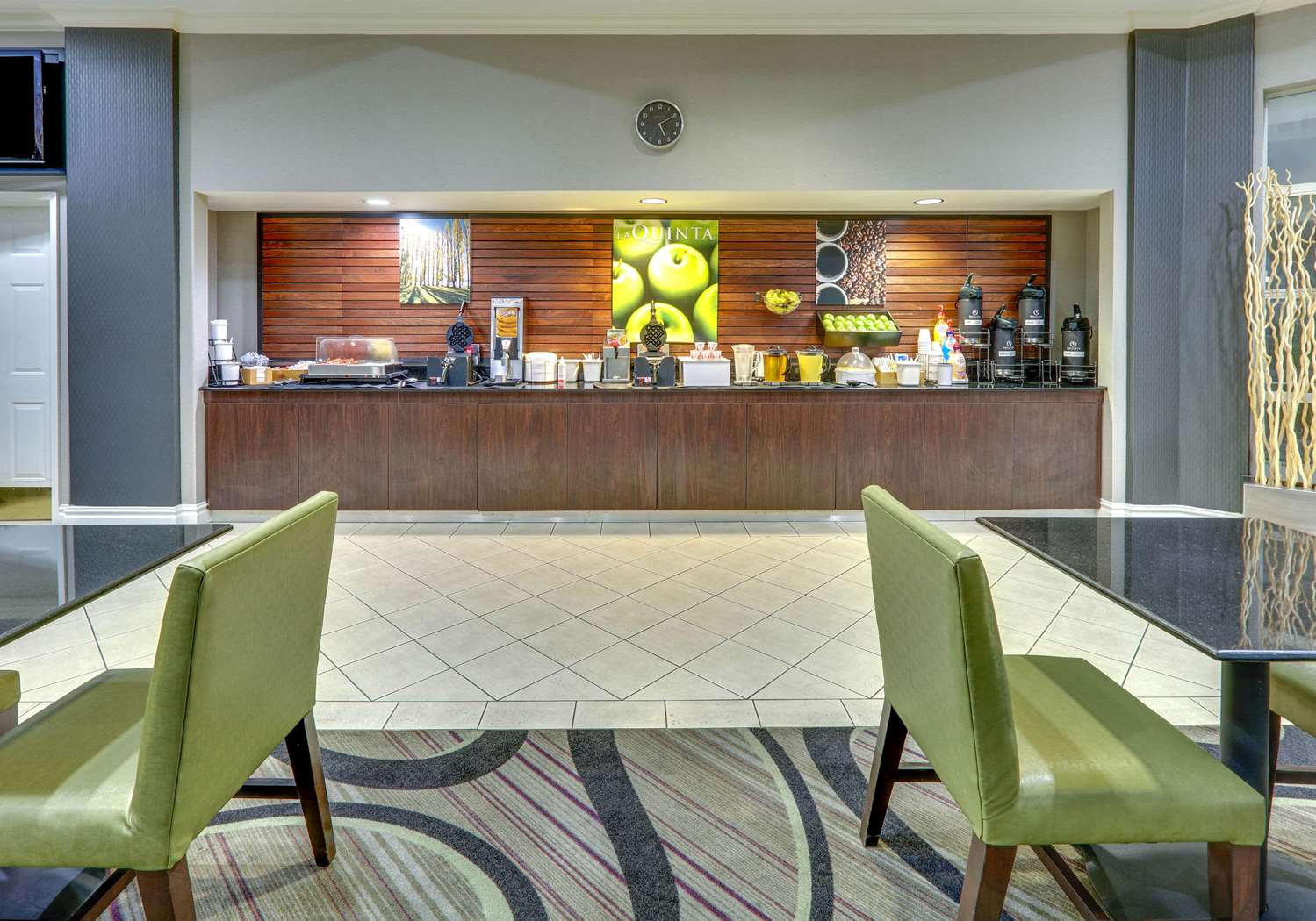 La Quinta Inn Suites Dallas North Central 34/48