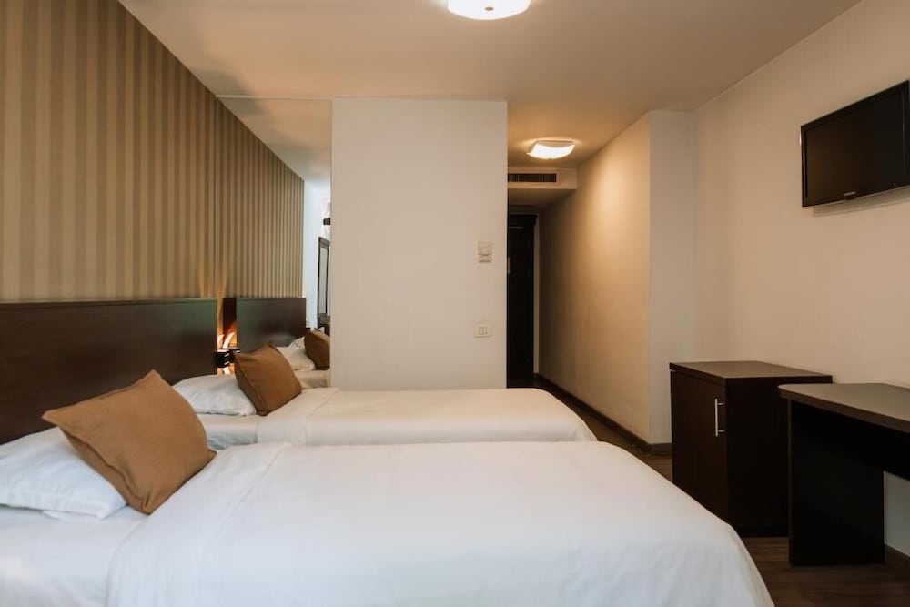 CLASSIC, TWIN BEDS