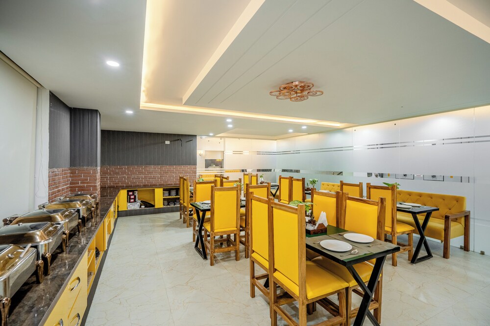 Lime Tree Hotels & Banquet Greater Noida 33/50