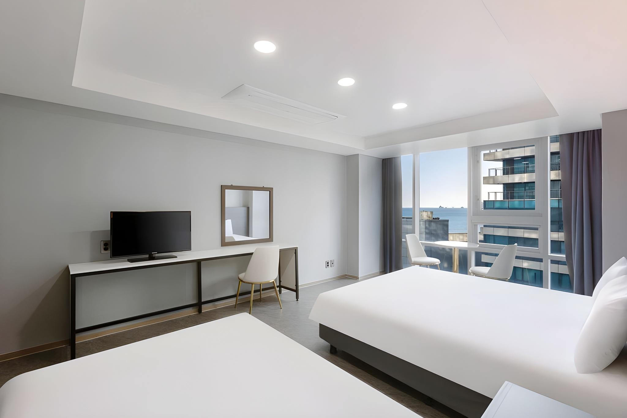 Family, Twin Beds, Partial Ocean View, Pool Access