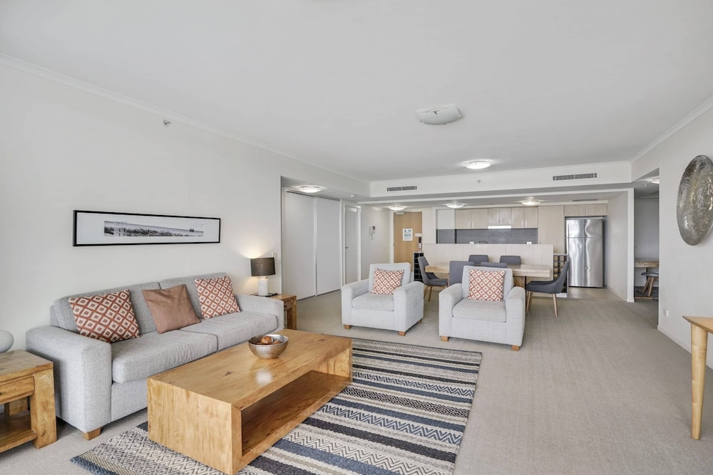 Pelican Waters Resort 49/68