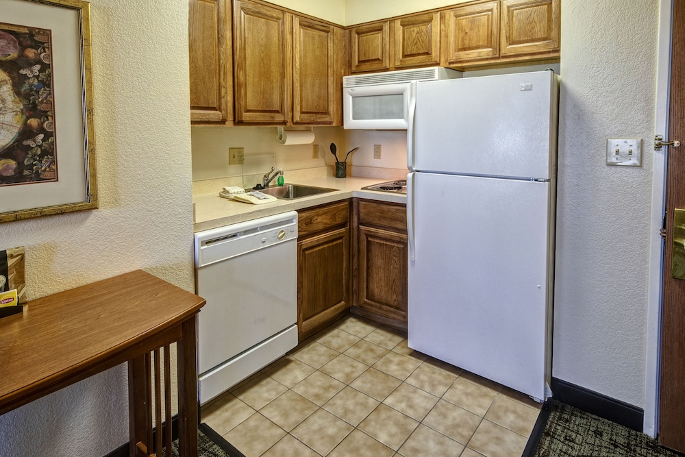 Staybridge Suites Denver - Cherry Creek 10/60