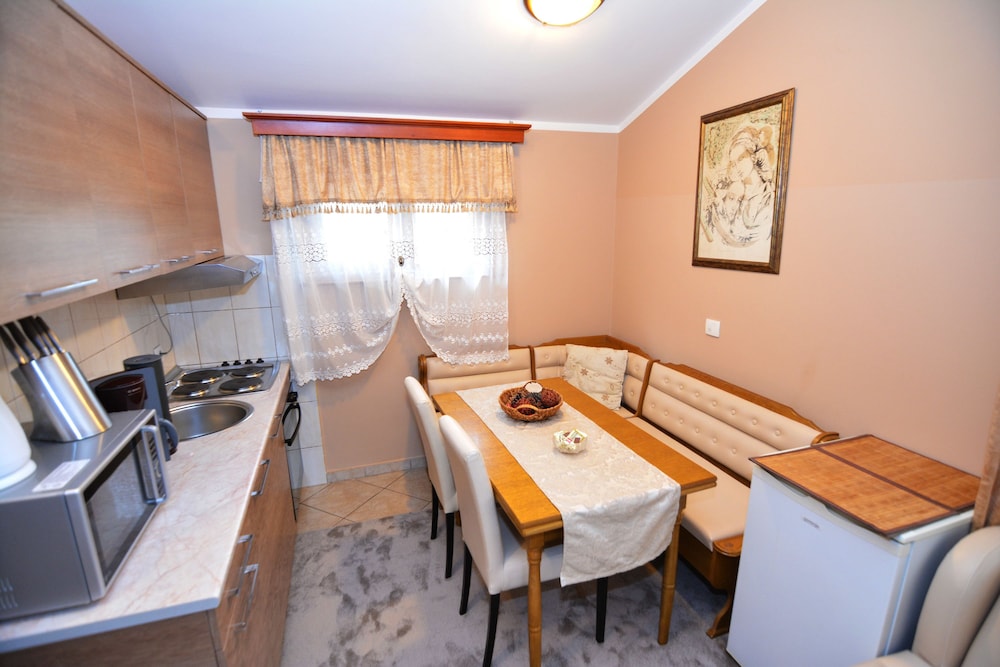 Apartments Bogdanovic 44/58