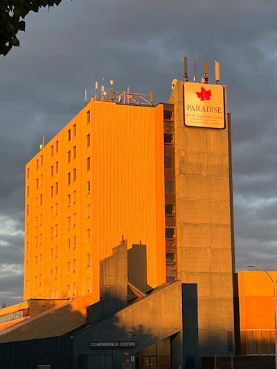 Paradise Inn &amp; Conference Centre 2/32