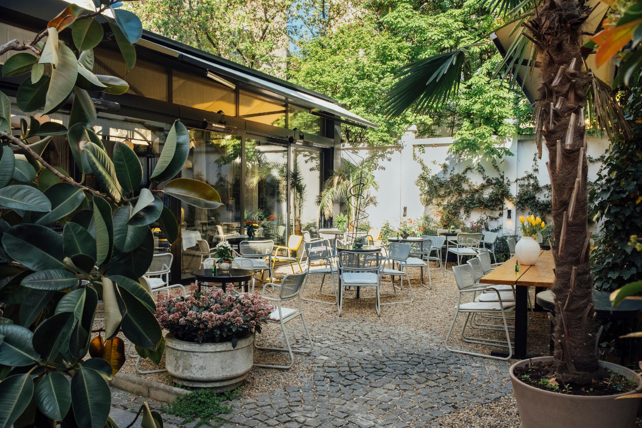 Pavilion Boutique Hotel 36/36