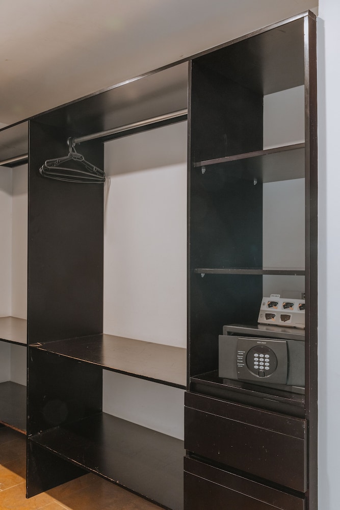 Travelers Apartamentos and Suites Orange Medellin 写真4