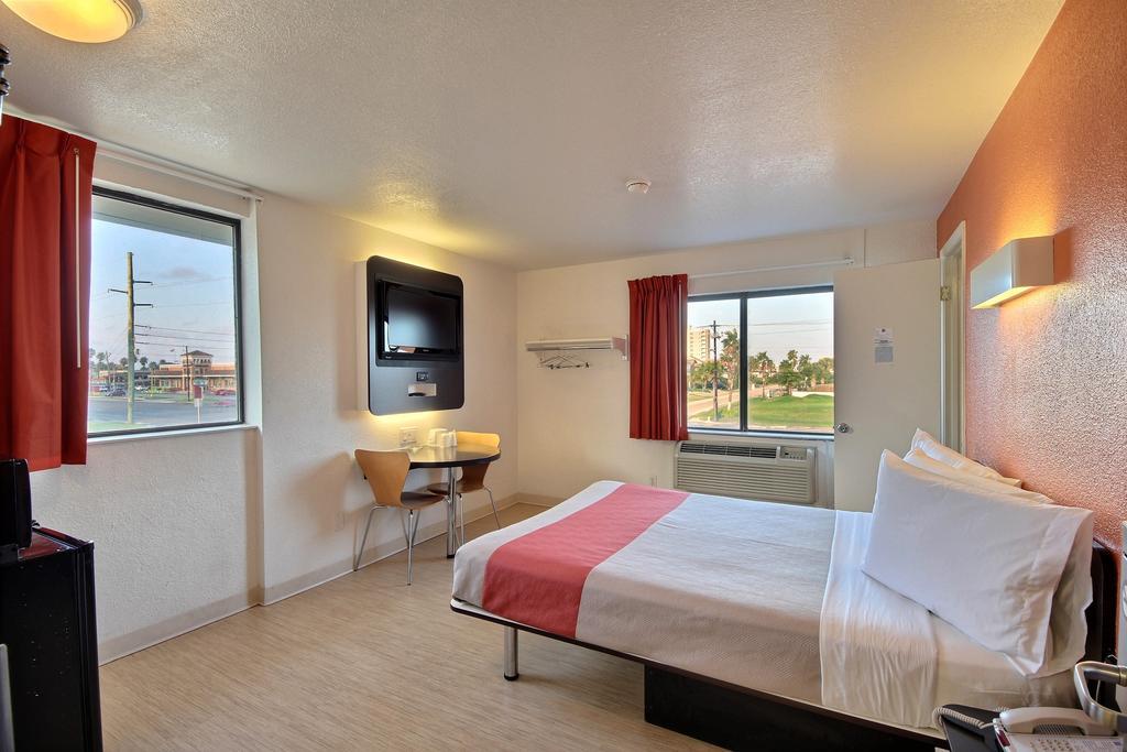Motel 6 South Padre Island 10/33