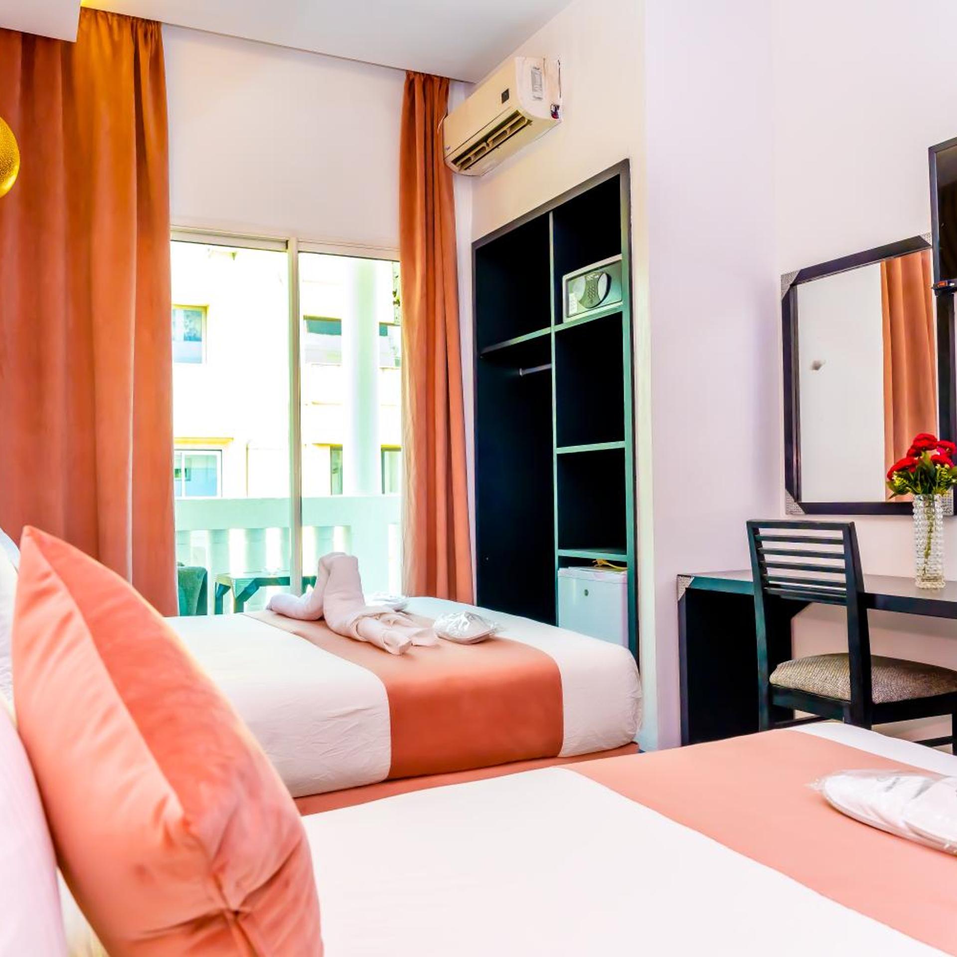 غرفة بسريرين منفصلين، Hotel Les Ambassadeurs 6/10