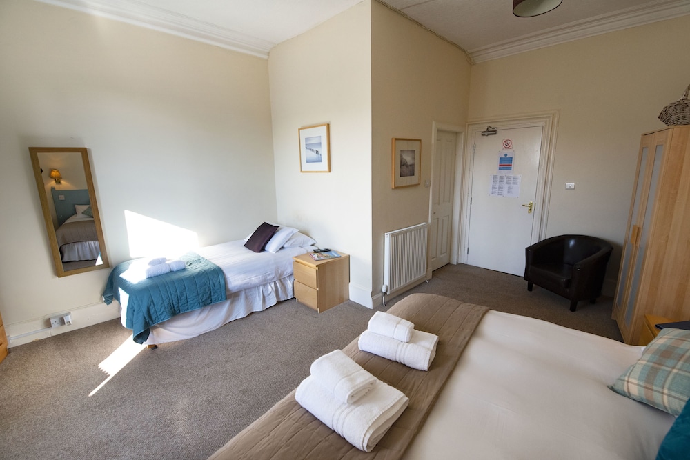 The Kirkmichael Hotel 8/41