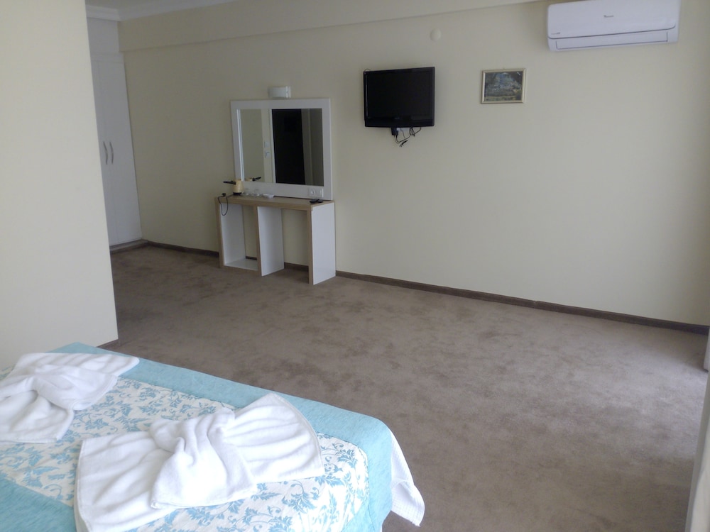 Nicea Hotel 11/60