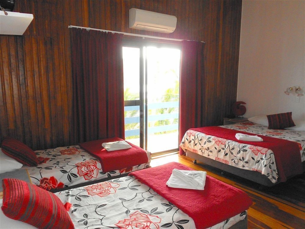 CORAL POINT LODGE 13/35