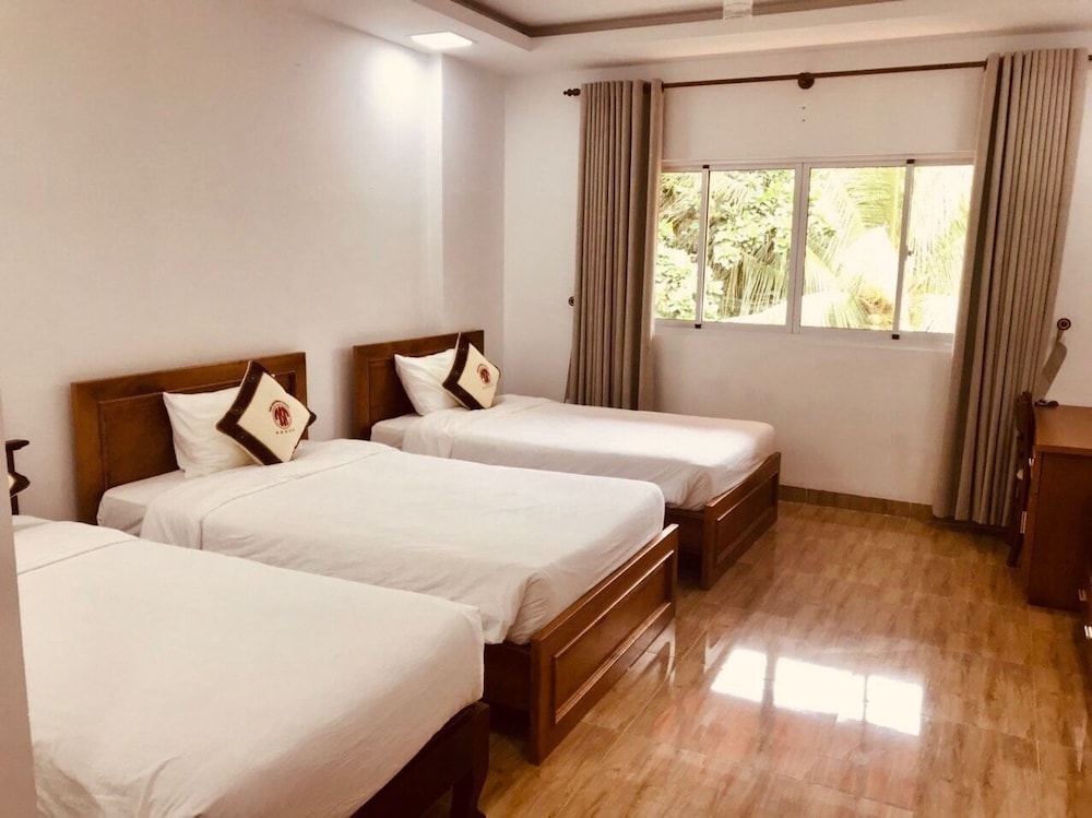 Tan Son Nhat Con Dao Resort 20/69