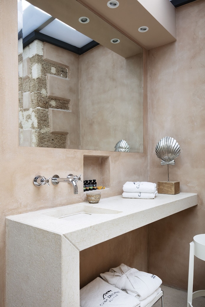 Penthouse Suite, Queen Bed, Sea View, 2 Sofa, Terrace، Casa Delfino Suites 6/6
