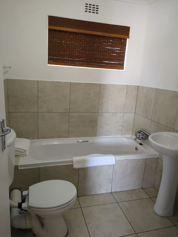 Smithland Guest Apartments 45/50