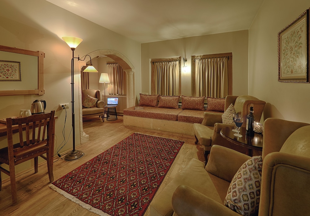 Heybe Hotel 32/50