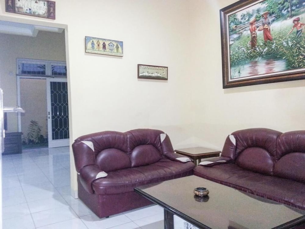 Cendana Mulia Hostel 16/20