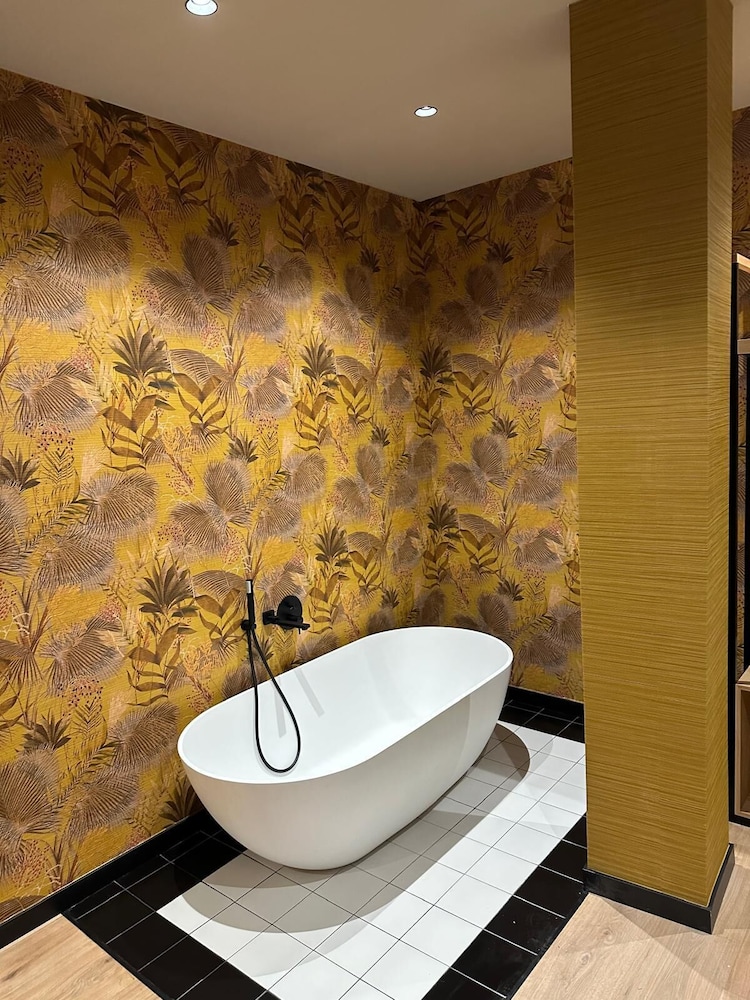 Saman Boutique Hotel 48/50