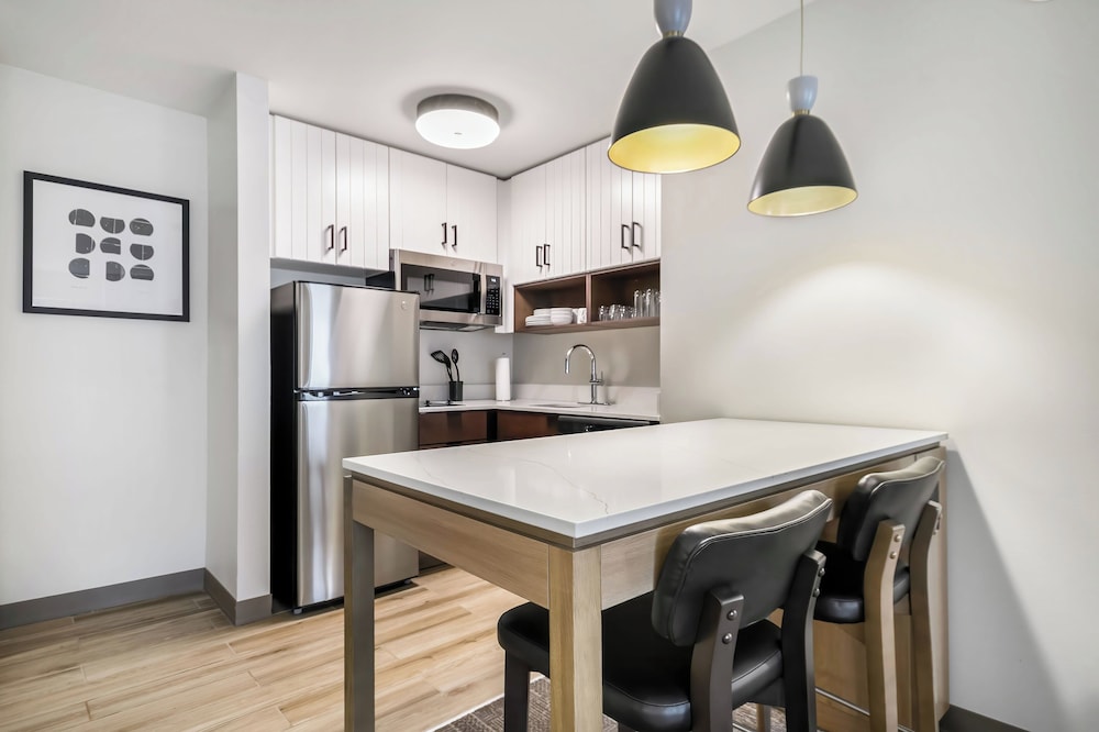 Staybridge Suites Toledo - Maumee 58/72