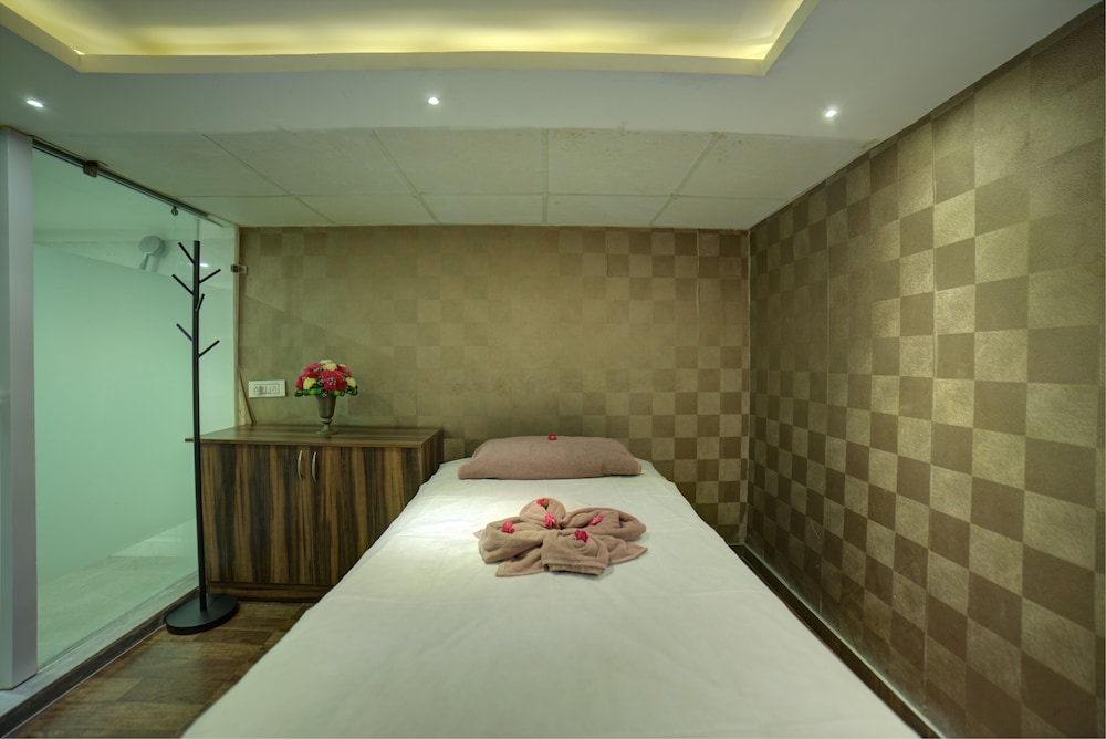 Goldfinch Hotel Mangaluru 24/60