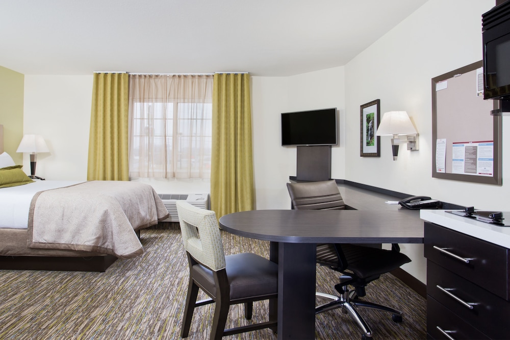 Candlewood Suites Oak Grove - Fort Campbell 23/65