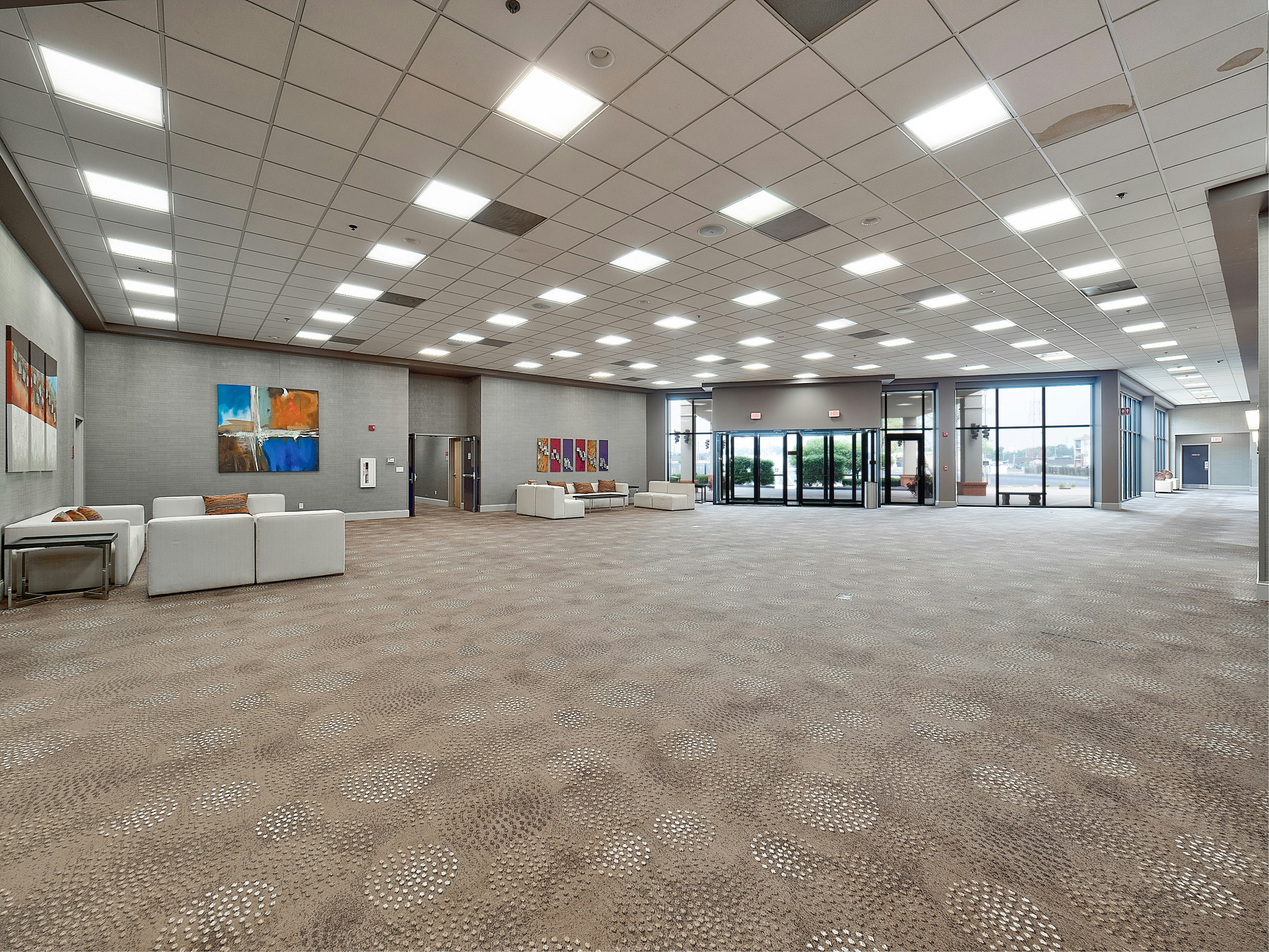 Doubletree By Hilton Bloomington 67/76
