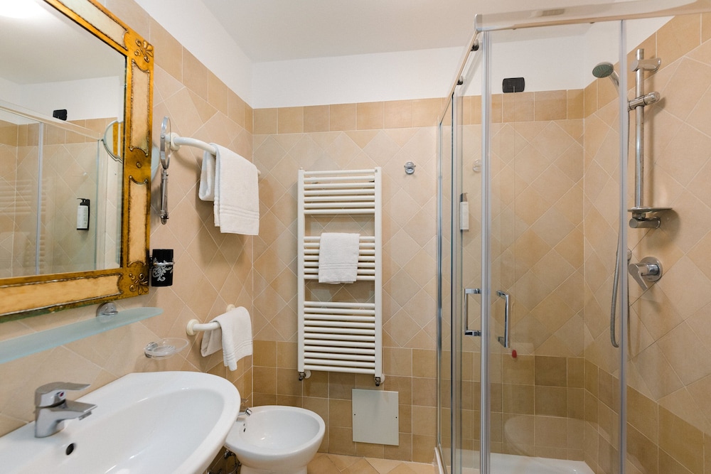 Hotel Berna 46/50