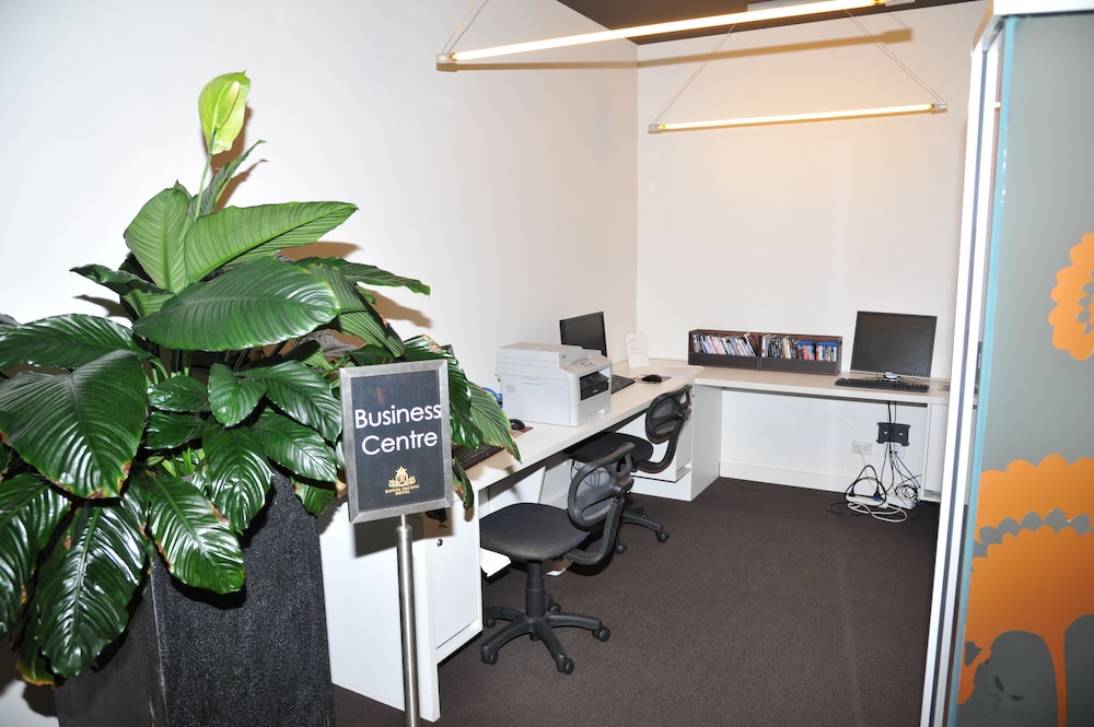 Royal Pacific Hotel 57/61