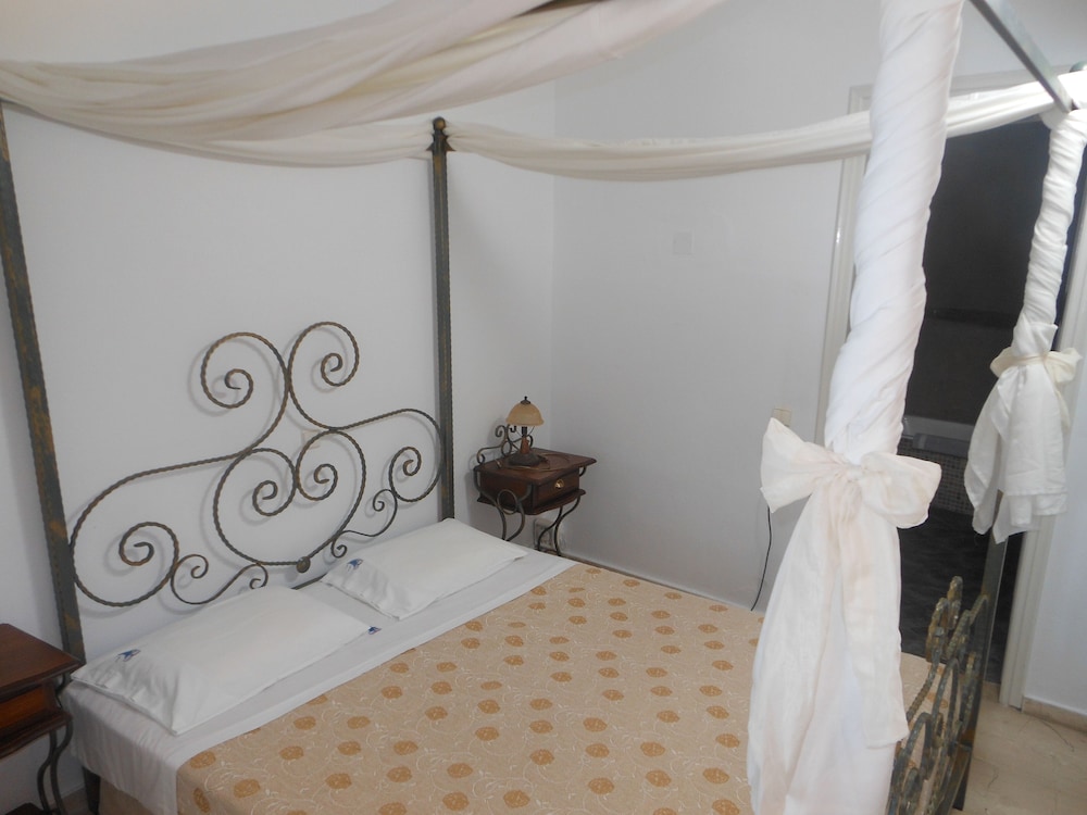 Nomikos Villas 8/46