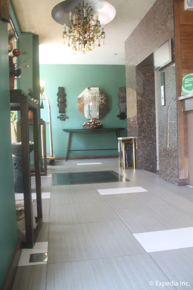 Pearl Lane Hotel 7/32
