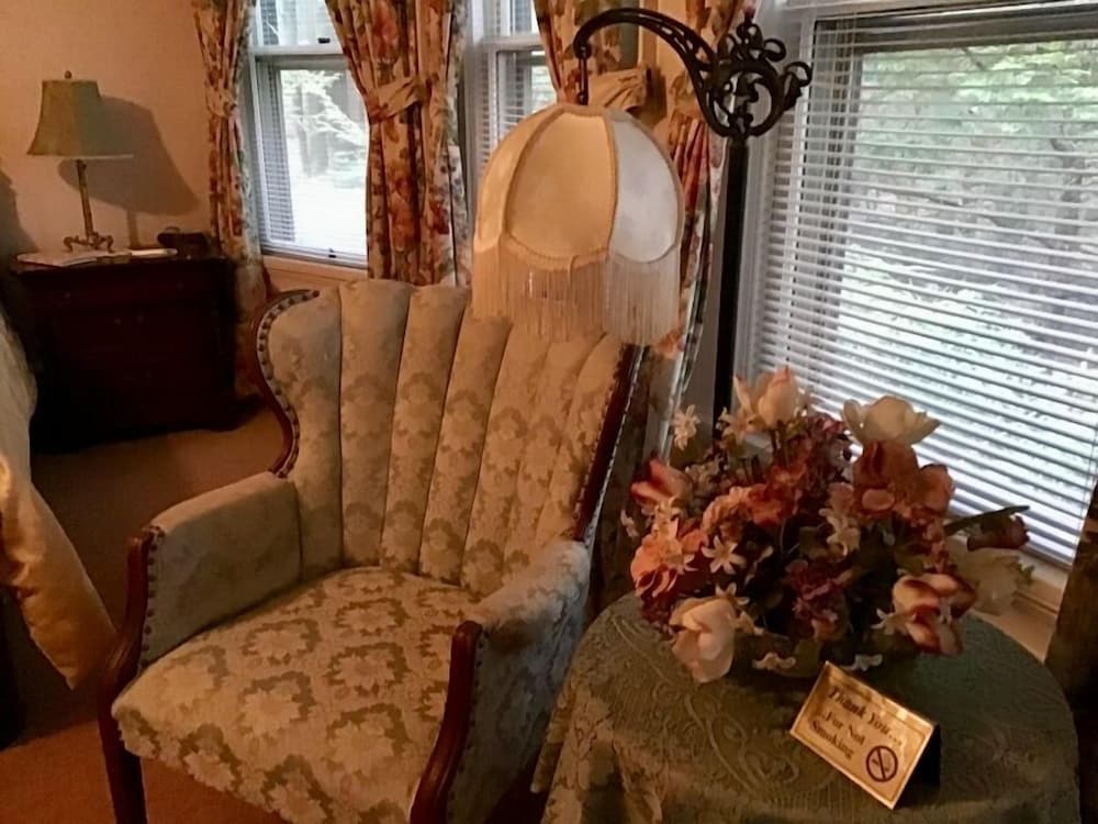 Brookview Manor Inn of the Poconos 35/51