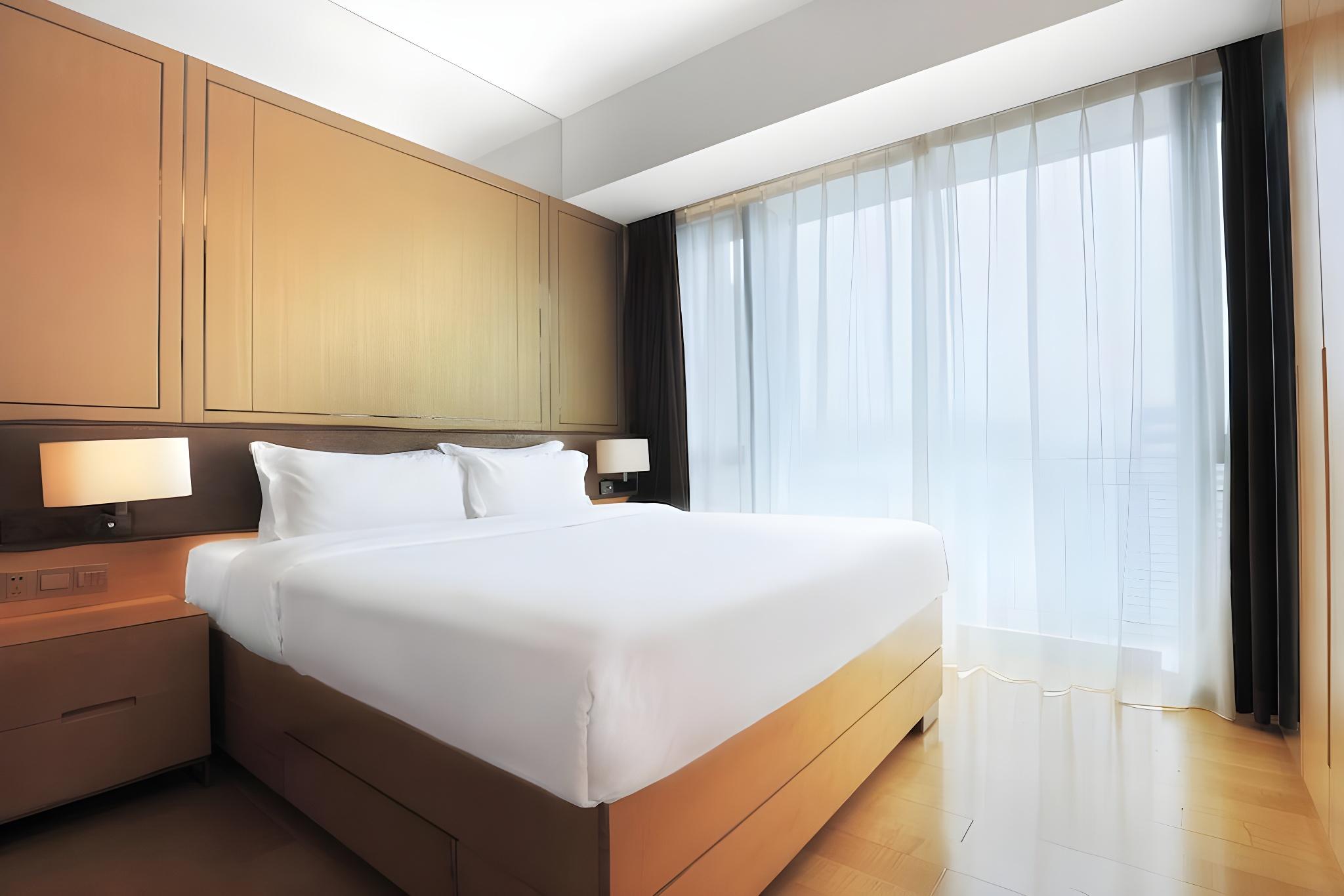 Kimper, Standard, King Bed, Queen Bed