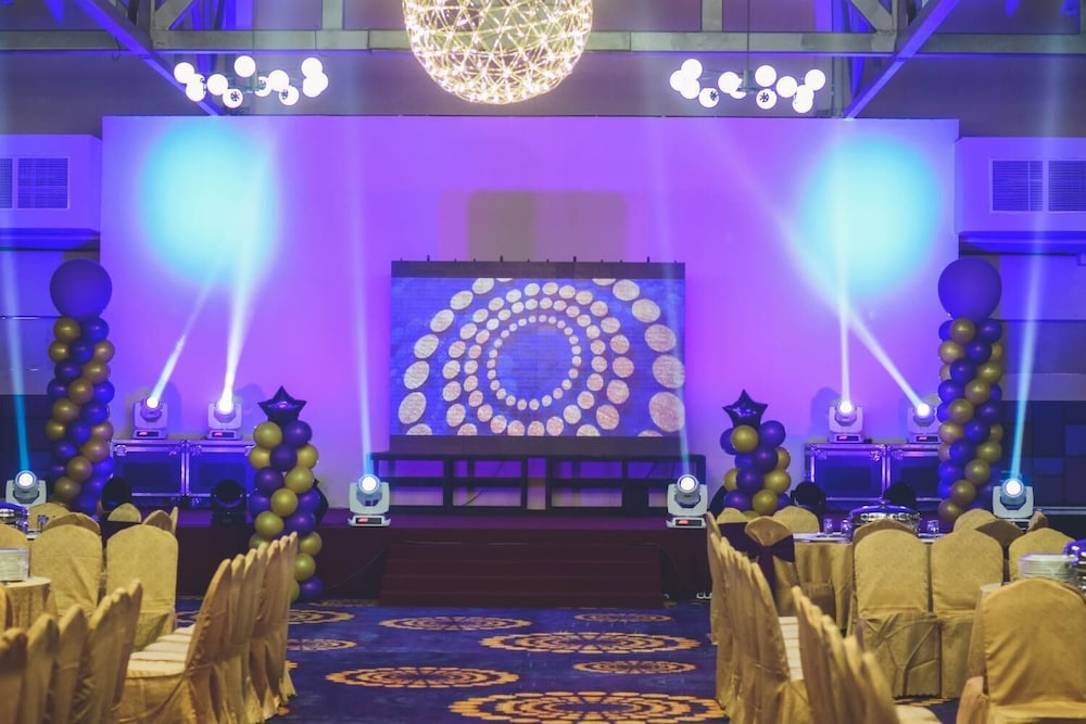 Aman Hills Hotel 6/40