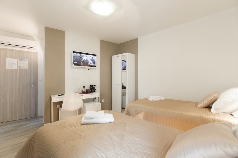 Guest House Teatrin Split 20/45