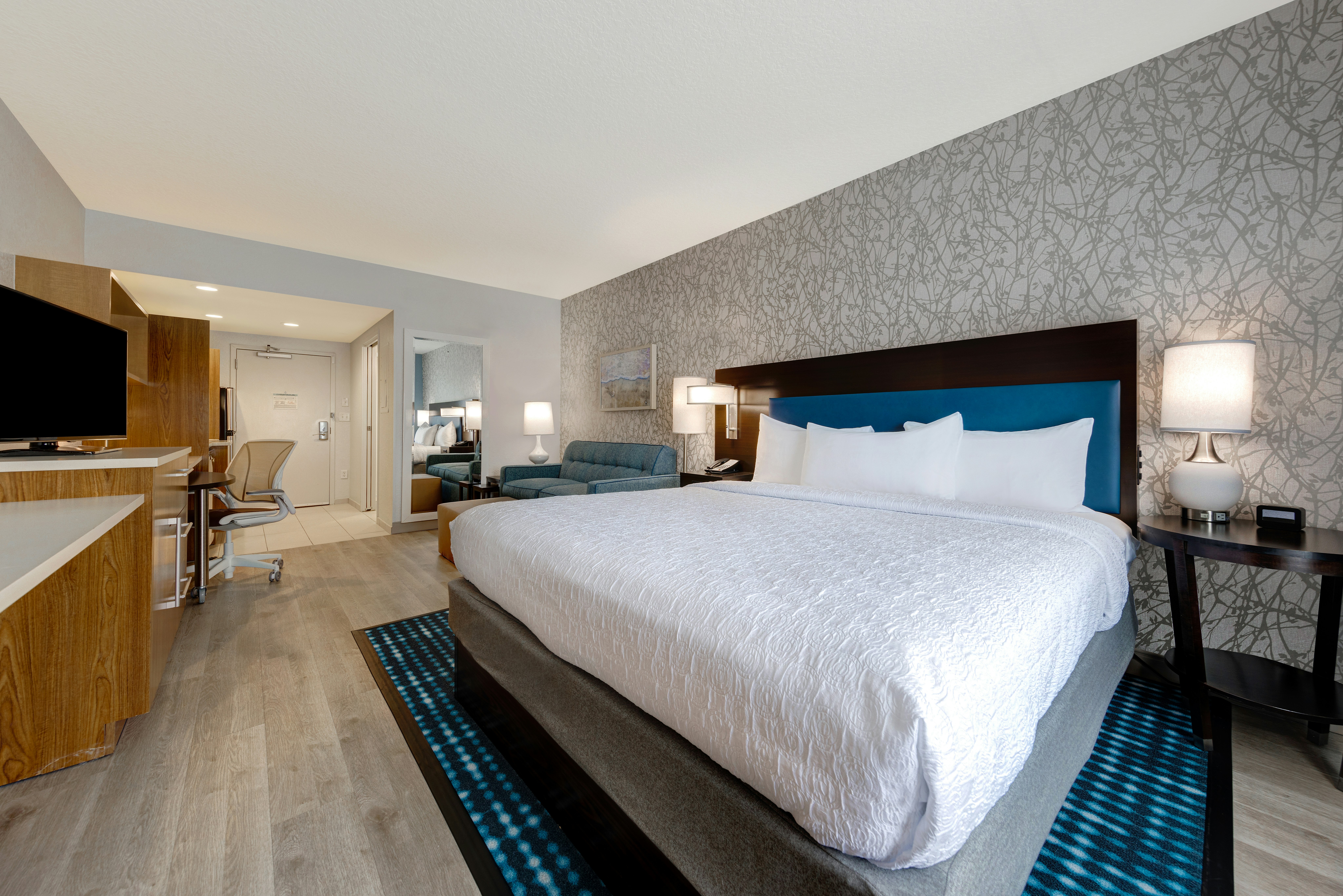 STUDIO, SUITE, KING BED