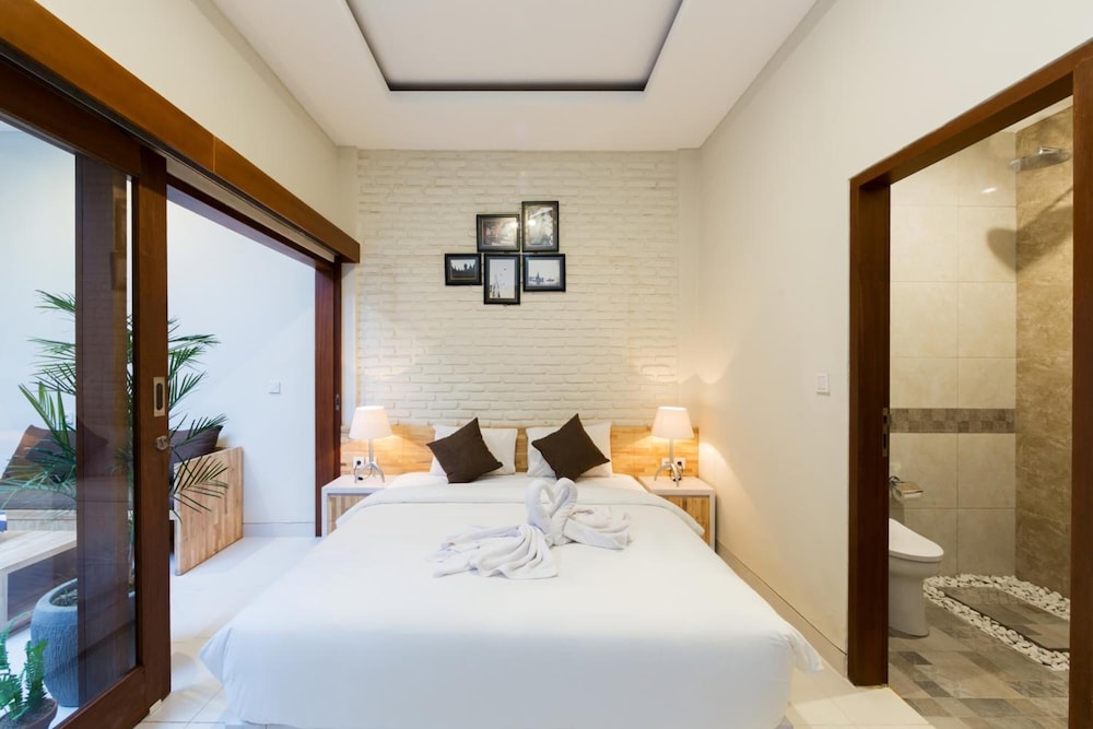 Paisa Seminyak Living 6/50