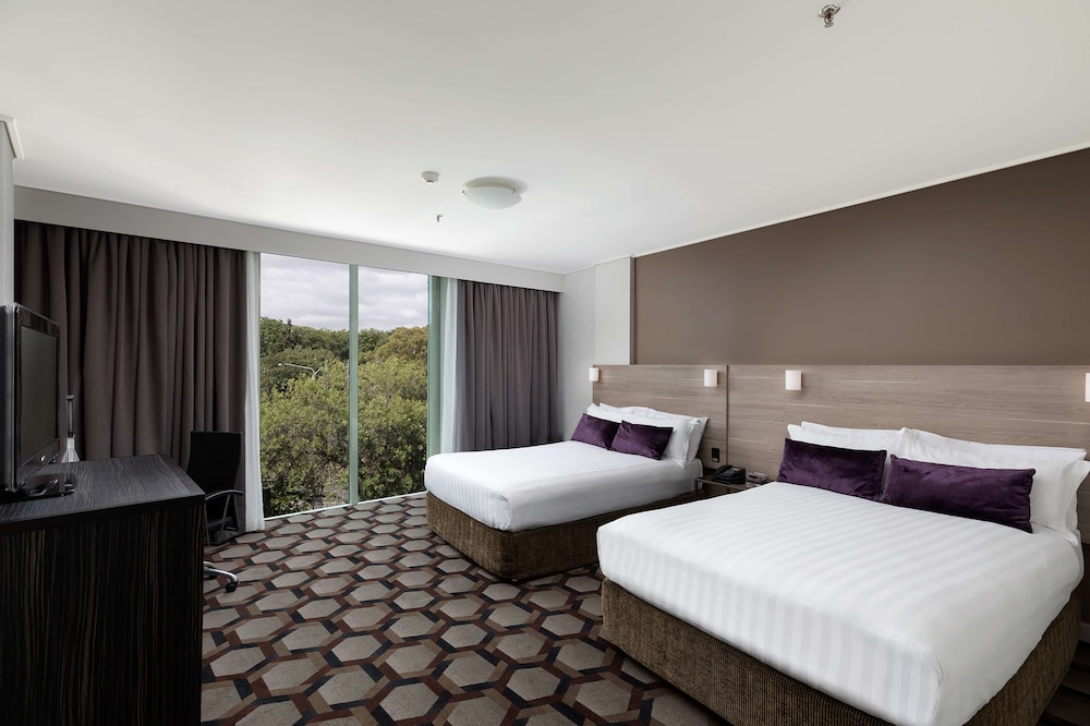 Rydges Canberra 18/59