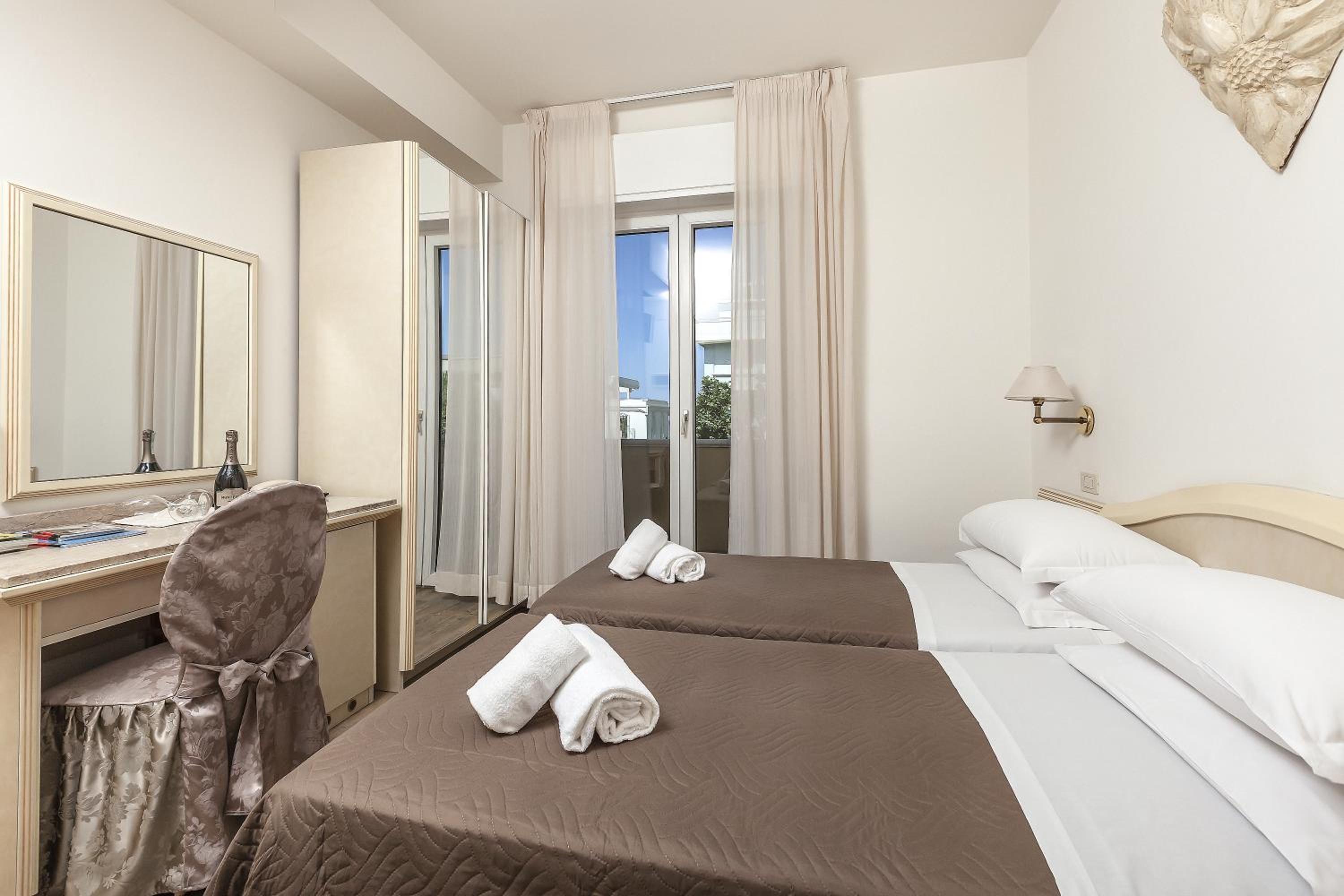 Standard, Double or Twin Bed