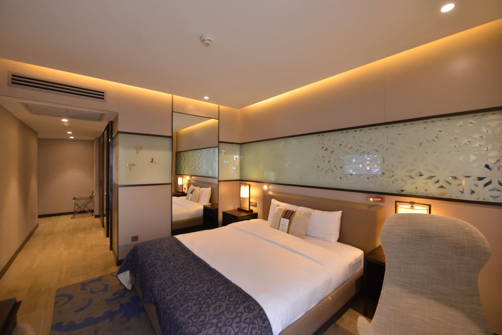Waxwing Hotel 24/53