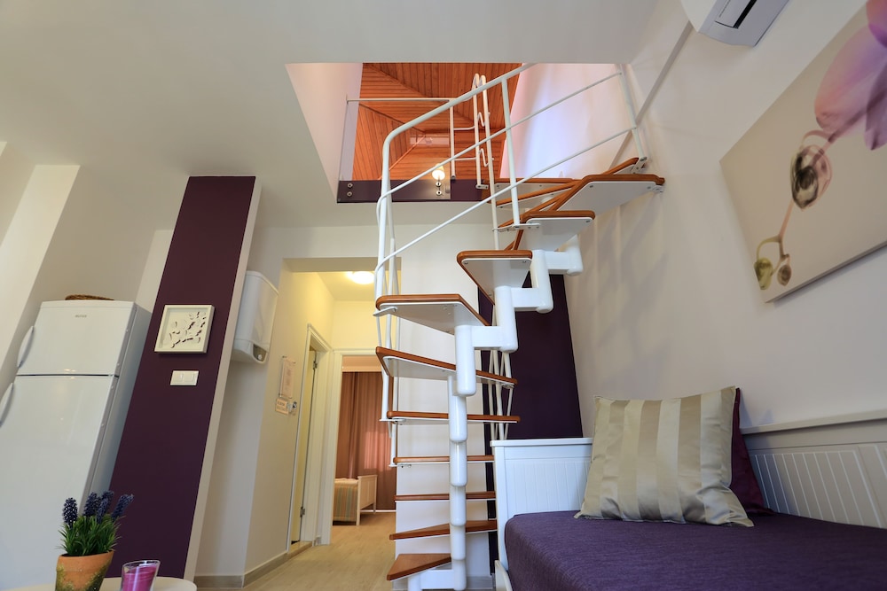Alp Suites Lavanta 8/23