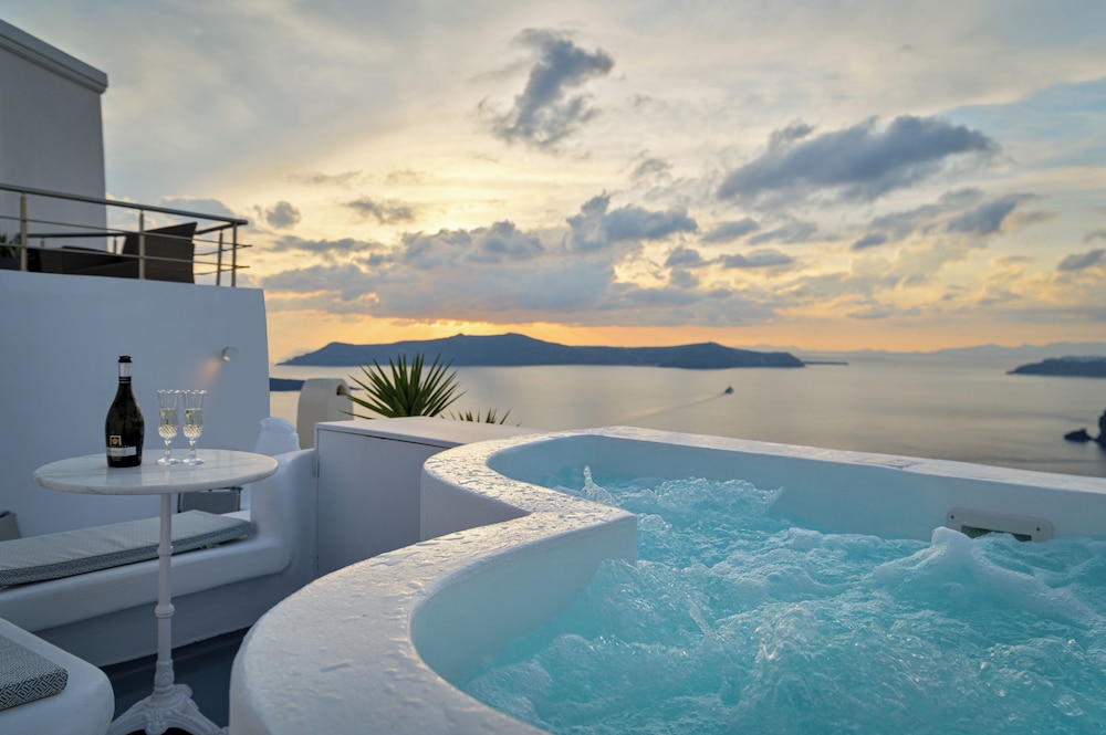 Trieris Villas And Suites 40/50