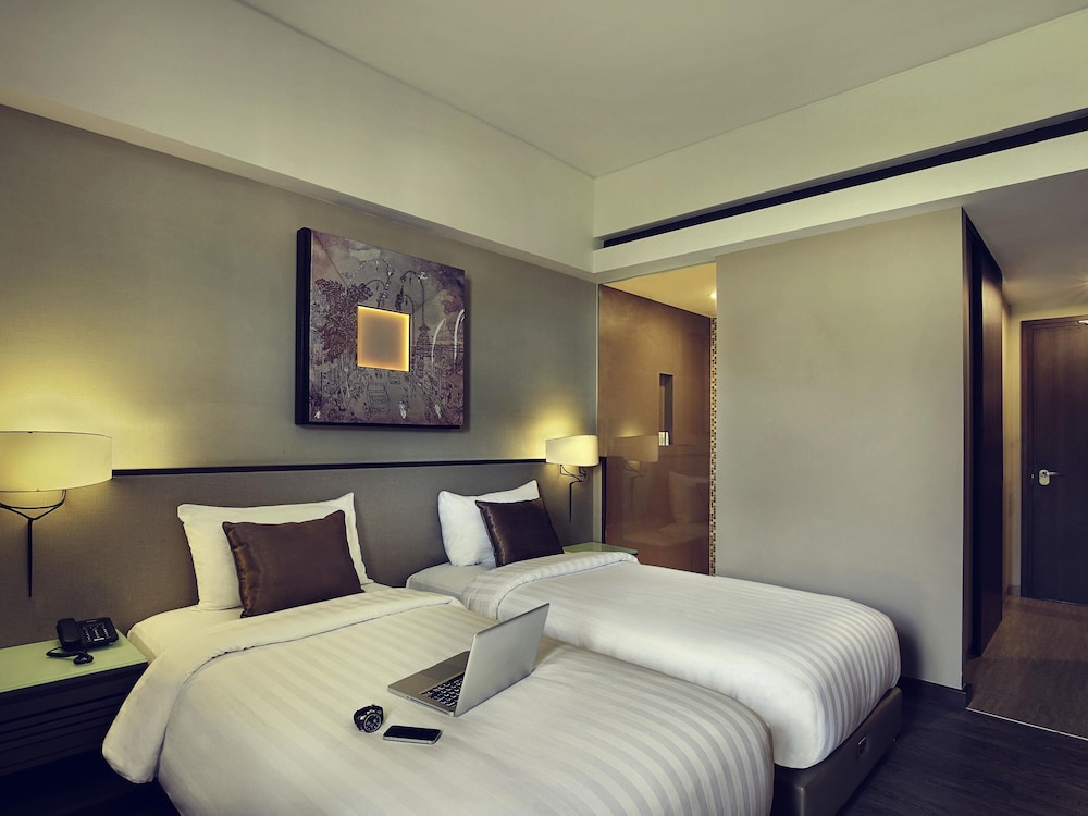 SUPERIOR, TWIN BEDS