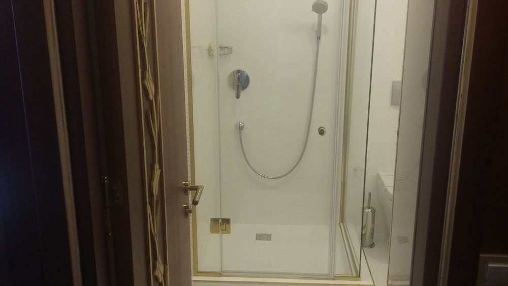MB DELUXE HOTEL 59/59