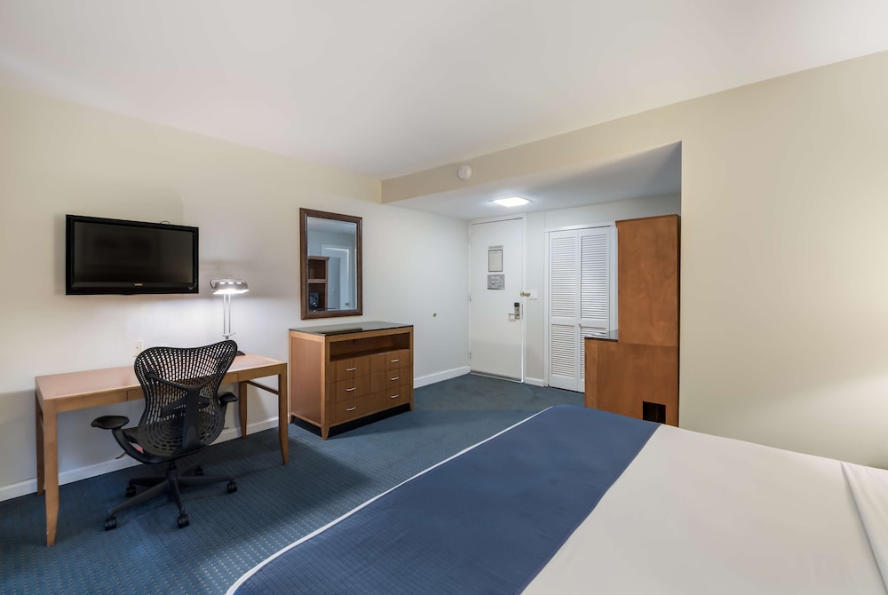 Room, King Bed, Americas Best Value Inn-Painted Post 5/7
