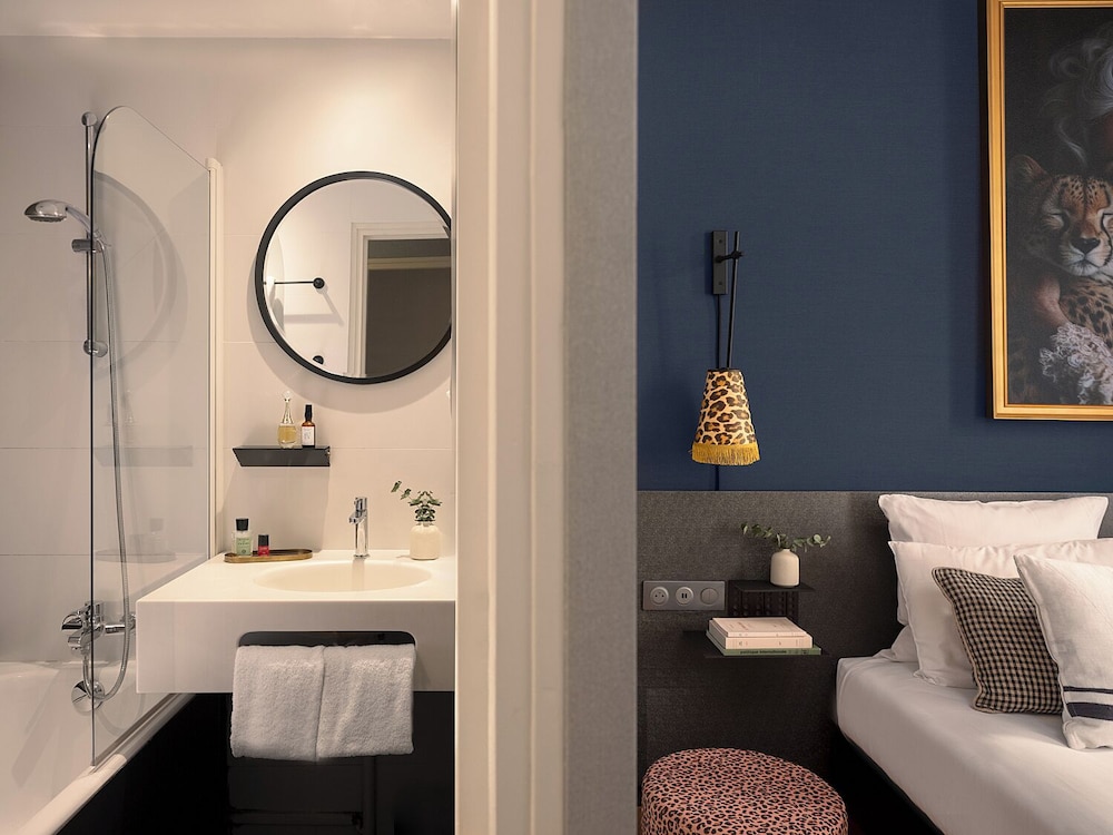 Hotel Zelie Champs-Elysees 50/50